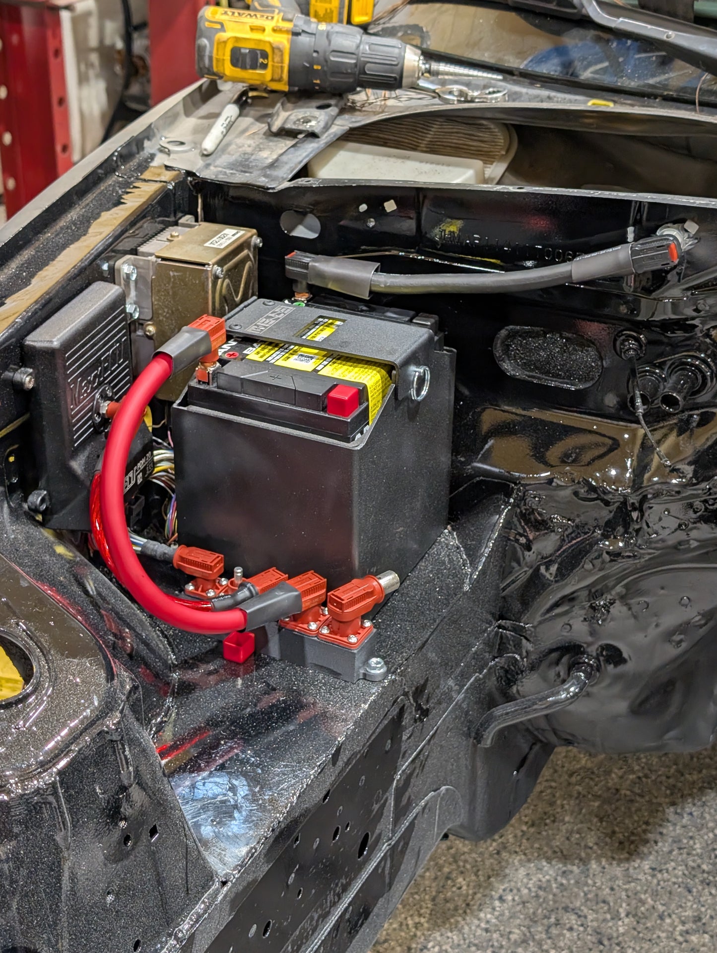 Radlok Power Distribution Block